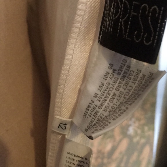 Impression classy wedding dress 12 - Picture 9 of 12